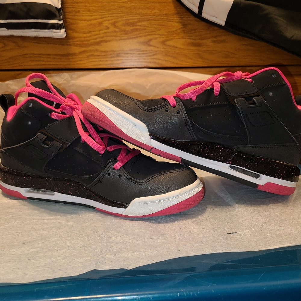 Jordans Black & Pink youth